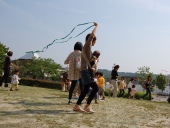 つないであそぶ