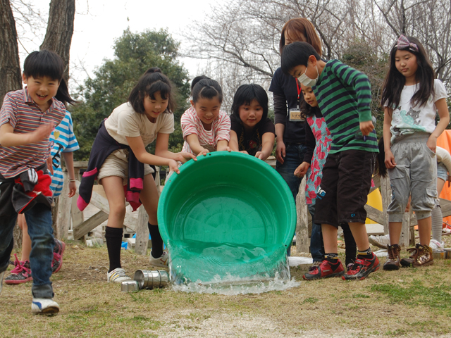 水とあそぶ