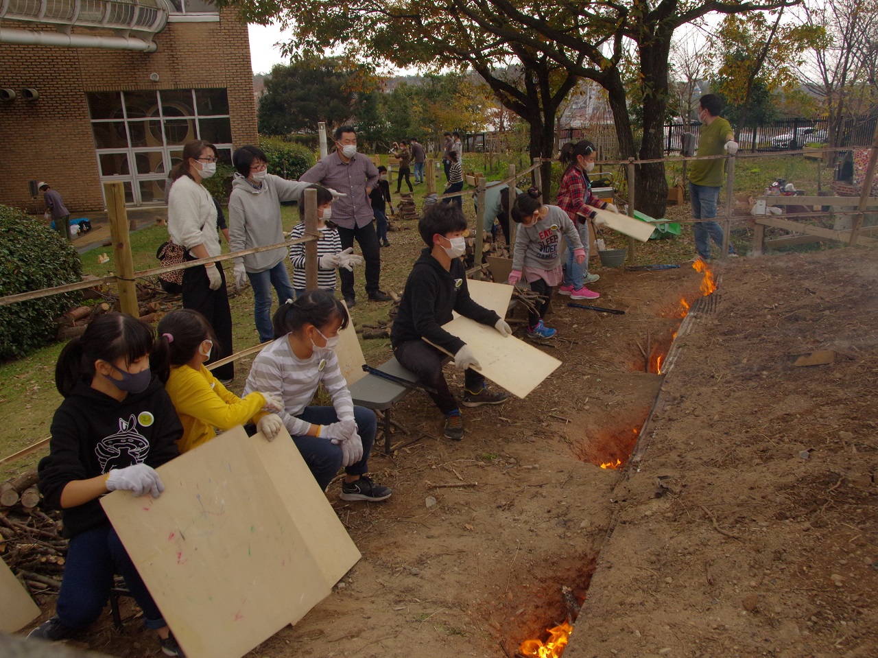 土を焼く